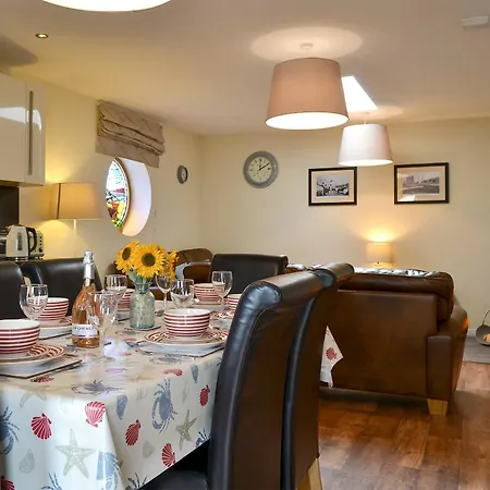 Porthole Holiday home